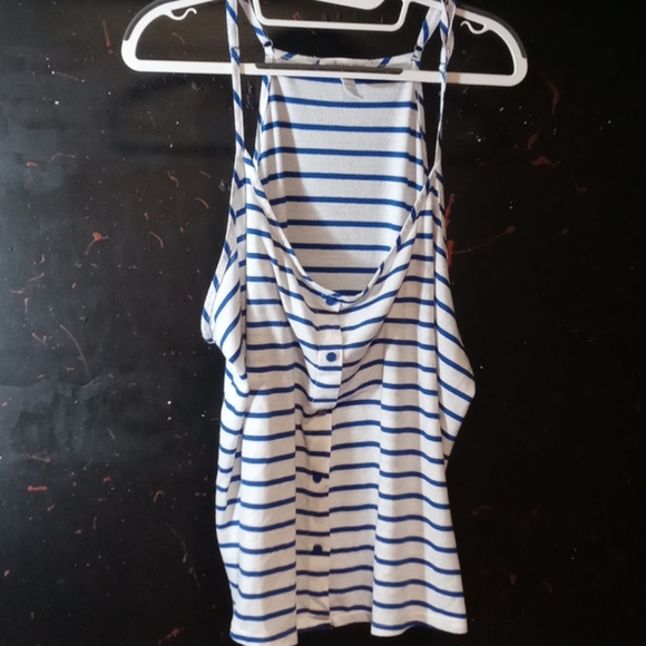 Spaghetti string tank - Picture 1 of 3